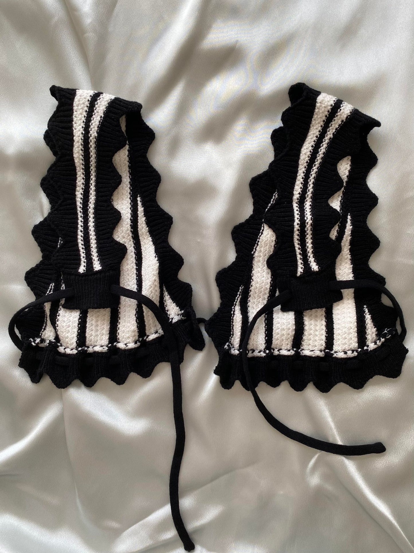 Maria Crochet Set - Black/White